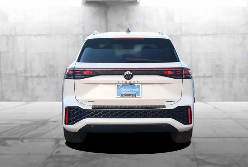 Volkswagen Tiguan Vehicle Image 06