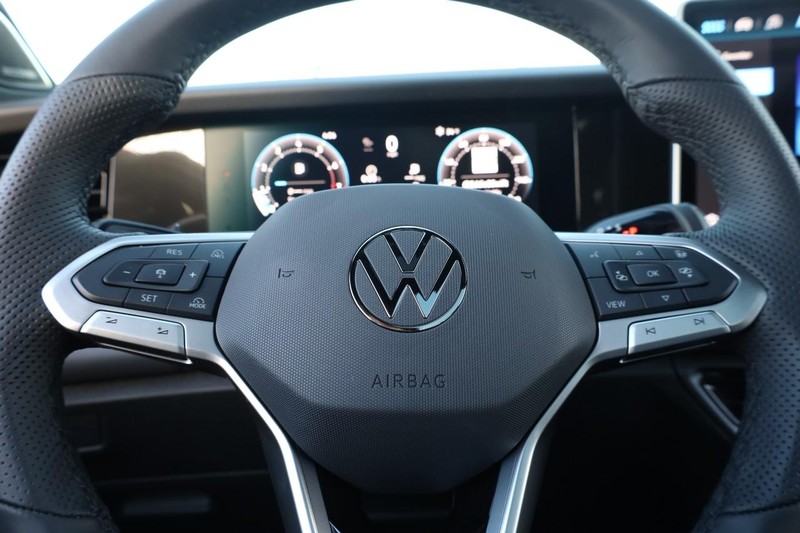 Volkswagen Tiguan Vehicle Image 12