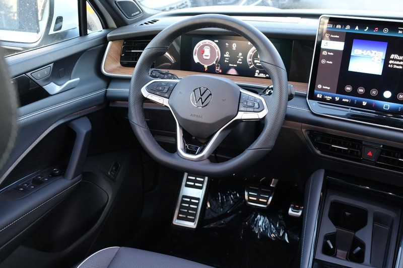 Volkswagen Tiguan Vehicle Image 26