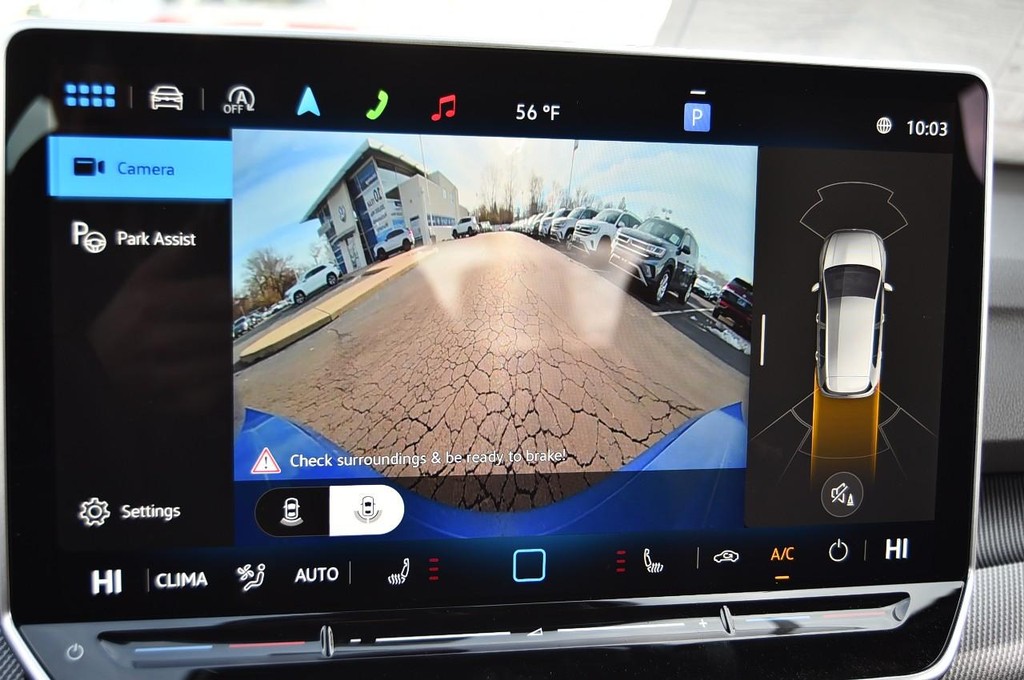 Volkswagen Golf R Vehicle Full-screen Gallery Image 13