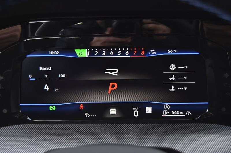 Volkswagen Golf R Vehicle Image 11