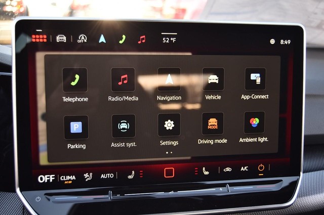 Volkswagen Golf GTI Vehicle Image 14