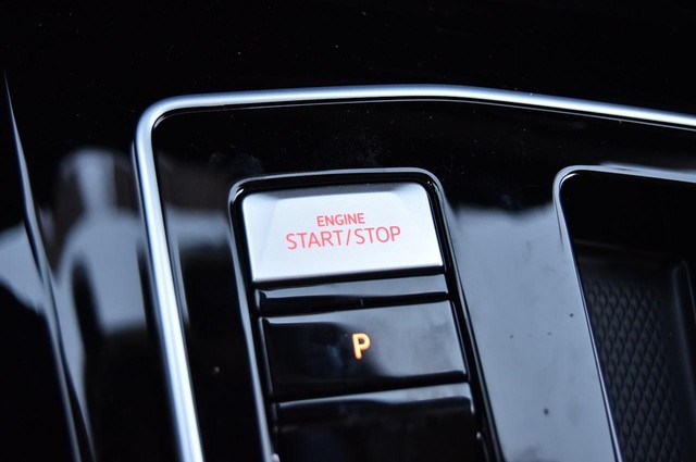 Volkswagen Golf GTI Vehicle Image 17