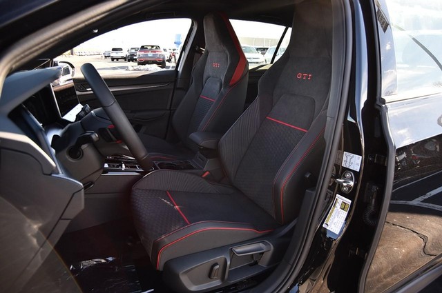 Volkswagen Golf GTI Vehicle Image 19