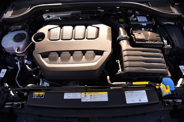 Volkswagen Golf GTI Vehicle Image 25