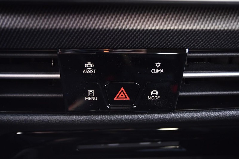 Volkswagen Golf GTI Vehicle Image 15