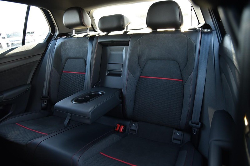 Volkswagen Golf GTI Vehicle Image 22