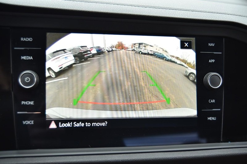 Volkswagen Jetta Vehicle Image 13