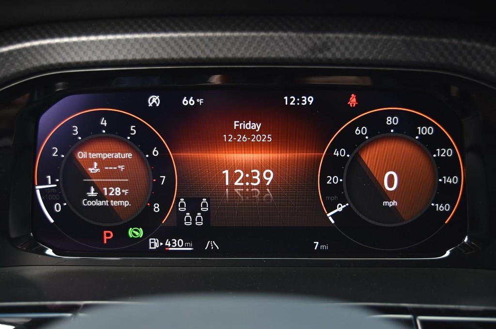 Volkswagen Atlas Vehicle Full-screen Gallery Image 12