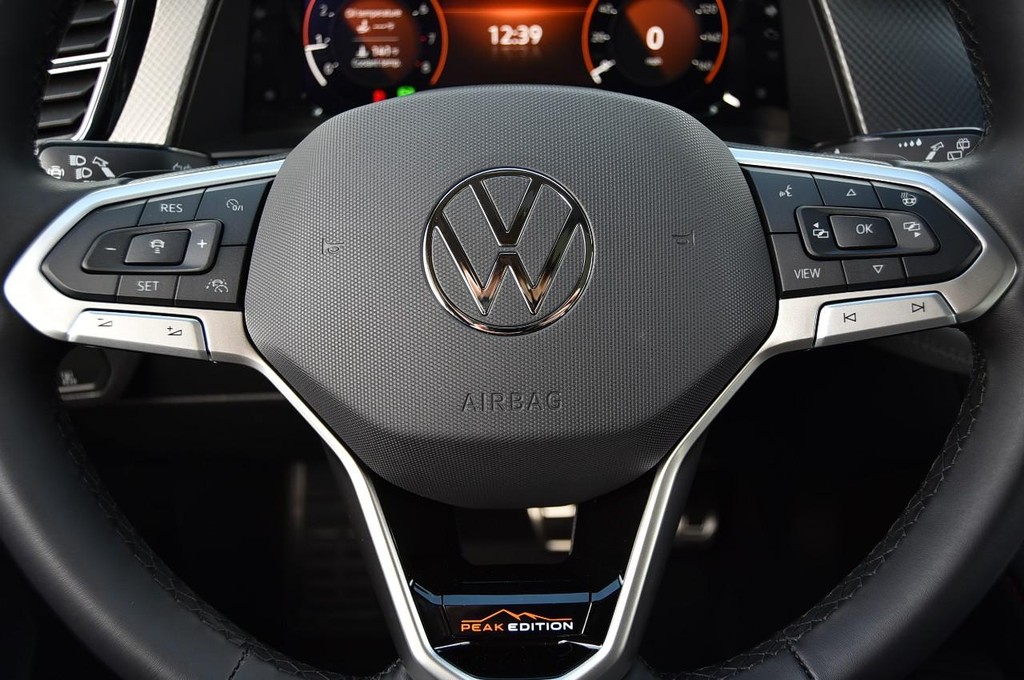 Volkswagen Atlas Vehicle Full-screen Gallery Image 18