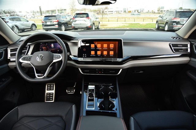 Volkswagen Atlas Vehicle Image 07