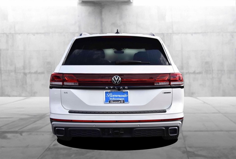 Volkswagen Atlas Vehicle Full-screen Gallery Image 6