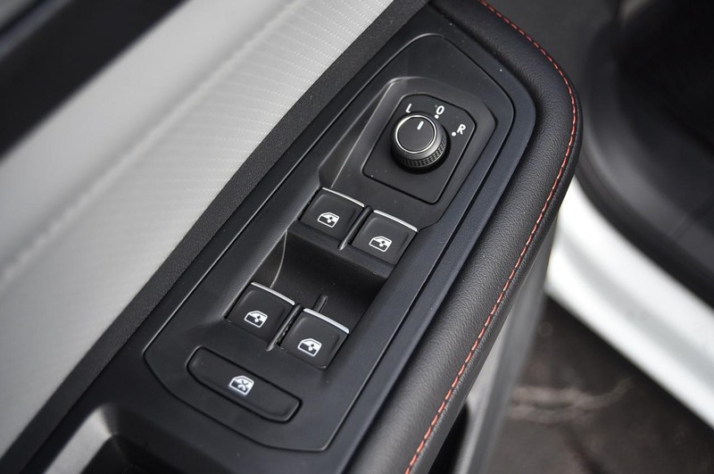 Volkswagen Atlas Vehicle Full-screen Gallery Image 8