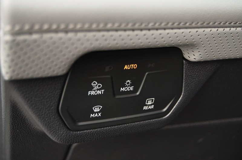 Volkswagen Atlas Vehicle Full-screen Gallery Image 11