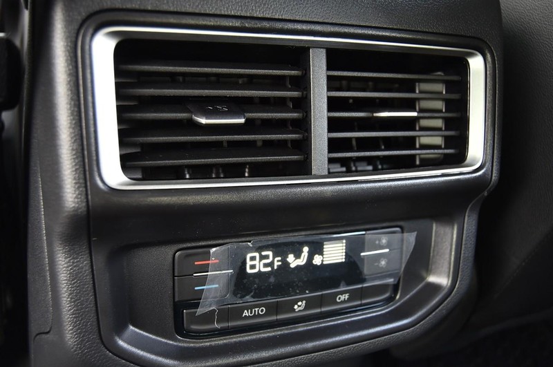 Volkswagen Atlas Vehicle Full-screen Gallery Image 23