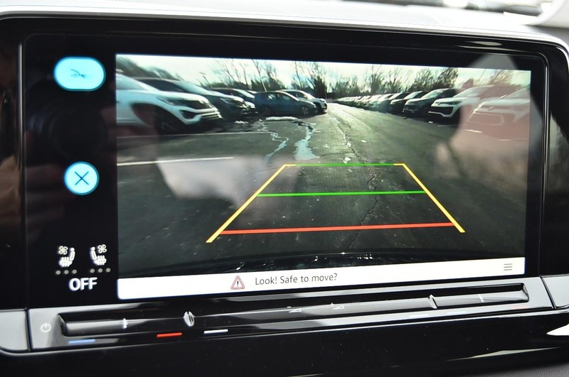 Volkswagen Atlas Cross Sport Vehicle Image 12