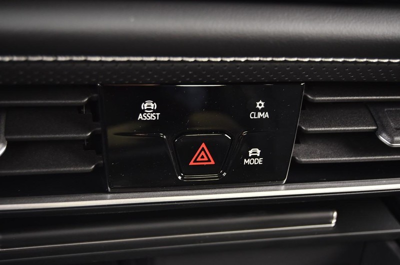 Volkswagen Atlas Cross Sport Vehicle Image 14