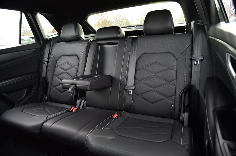 Volkswagen Atlas Cross Sport Vehicle Image 20