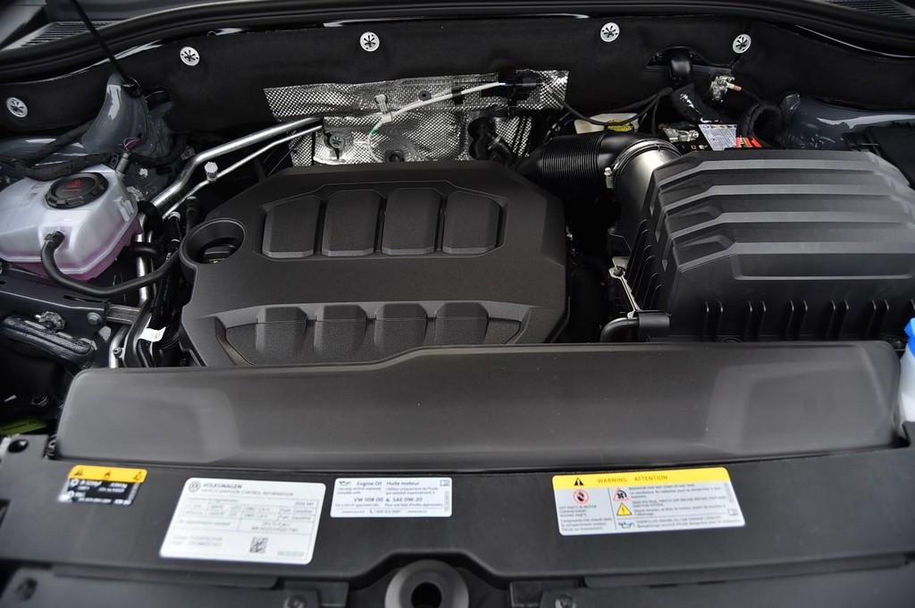 Volkswagen Atlas Cross Sport Vehicle Full-screen Gallery Image 27