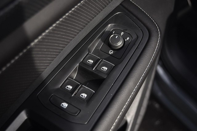 Volkswagen Atlas Cross Sport Vehicle Image 08