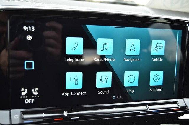 Volkswagen Atlas Cross Sport Vehicle Image 14