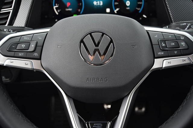 Volkswagen Atlas Cross Sport Vehicle Image 18