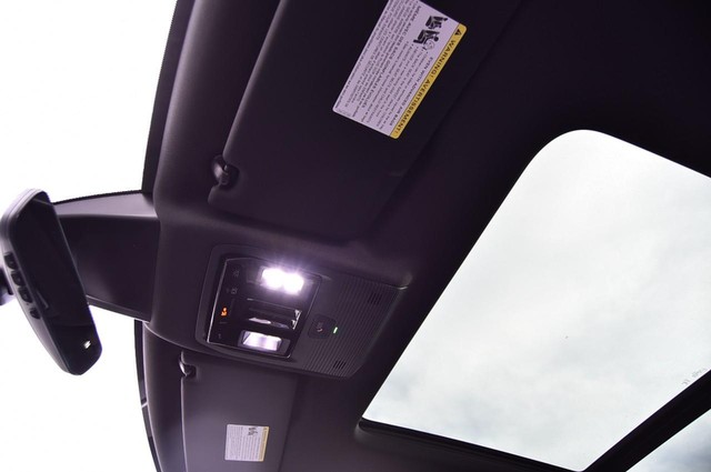 Volkswagen Atlas Cross Sport Vehicle Image 21