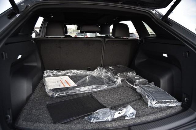 Volkswagen Atlas Cross Sport Vehicle Image 25