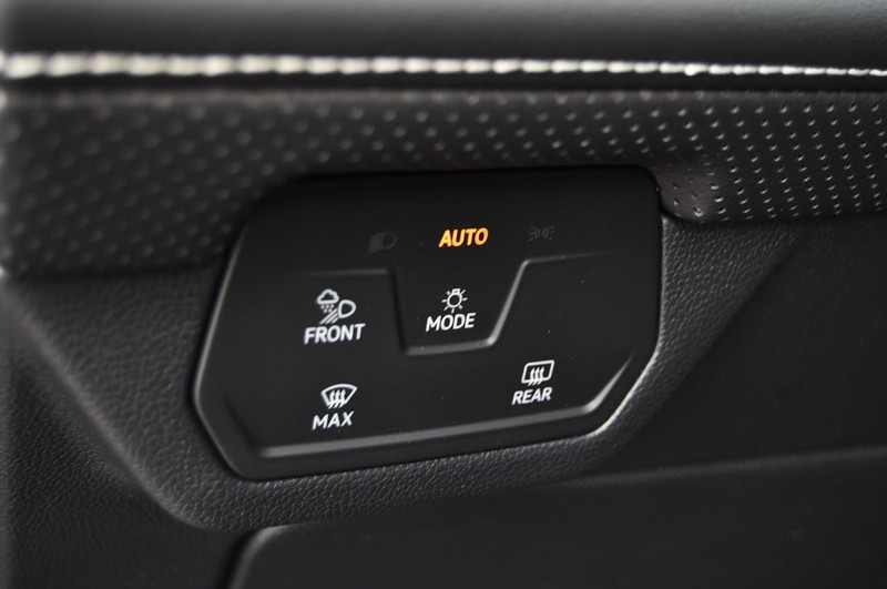 Volkswagen Atlas Cross Sport Vehicle Image 11