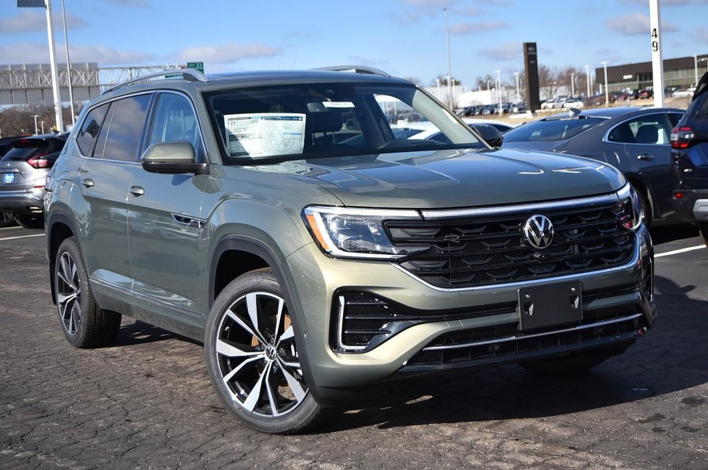 Volkswagen Atlas Vehicle Full-screen Gallery Image 2