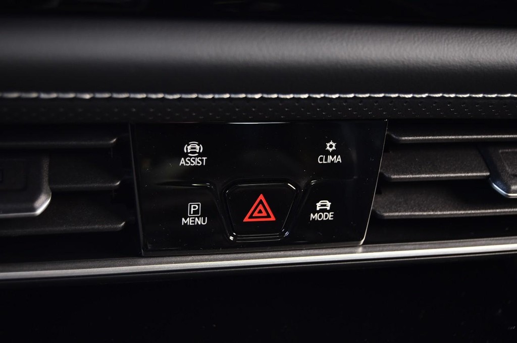 Volkswagen Atlas Vehicle Full-screen Gallery Image 15