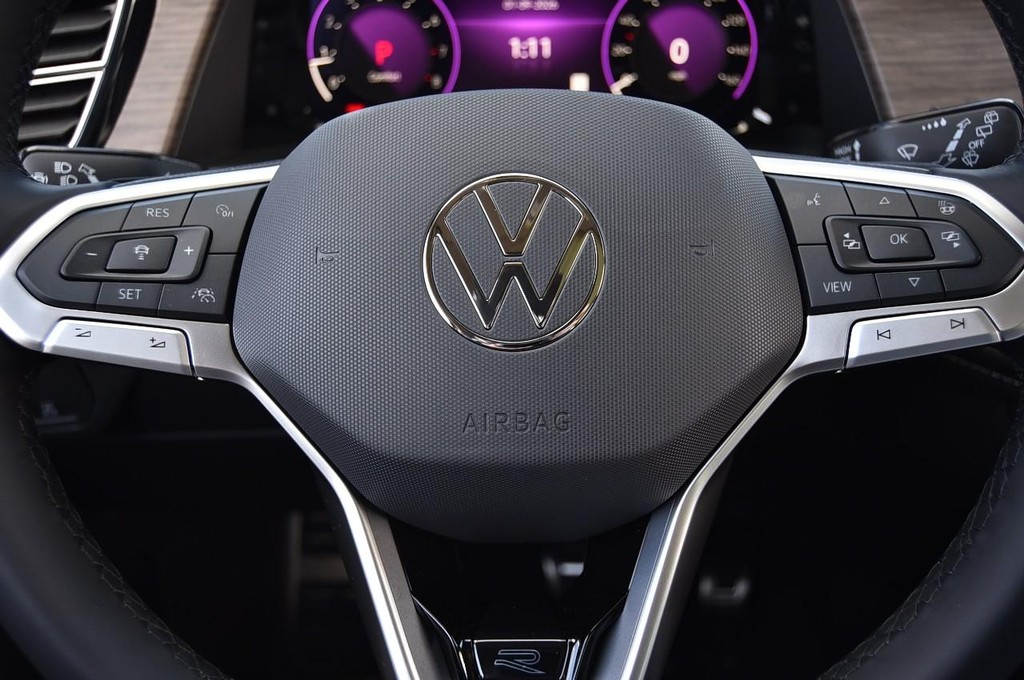 Volkswagen Atlas Vehicle Full-screen Gallery Image 18