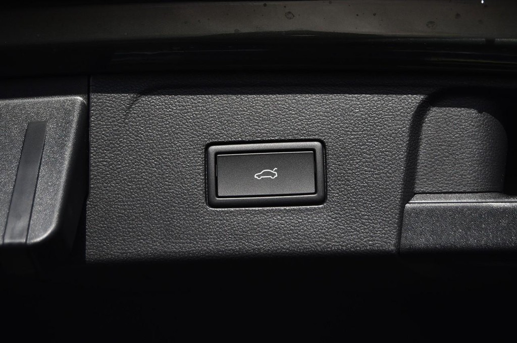 Volkswagen Atlas Vehicle Full-screen Gallery Image 27