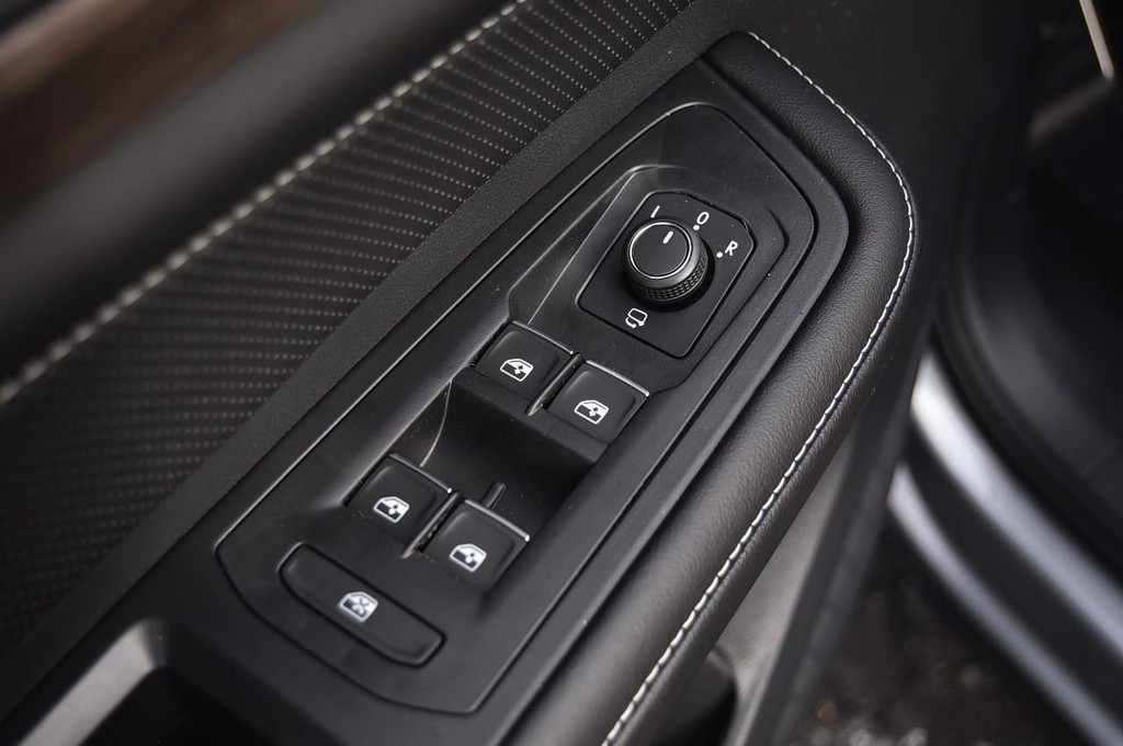 Volkswagen Atlas Vehicle Full-screen Gallery Image 8