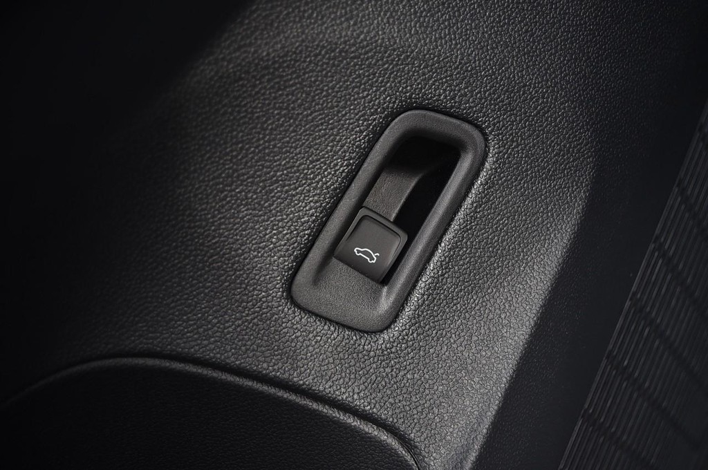 Volkswagen Atlas Vehicle Full-screen Gallery Image 9