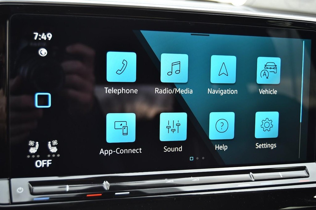 Volkswagen Atlas Vehicle Full-screen Gallery Image 14