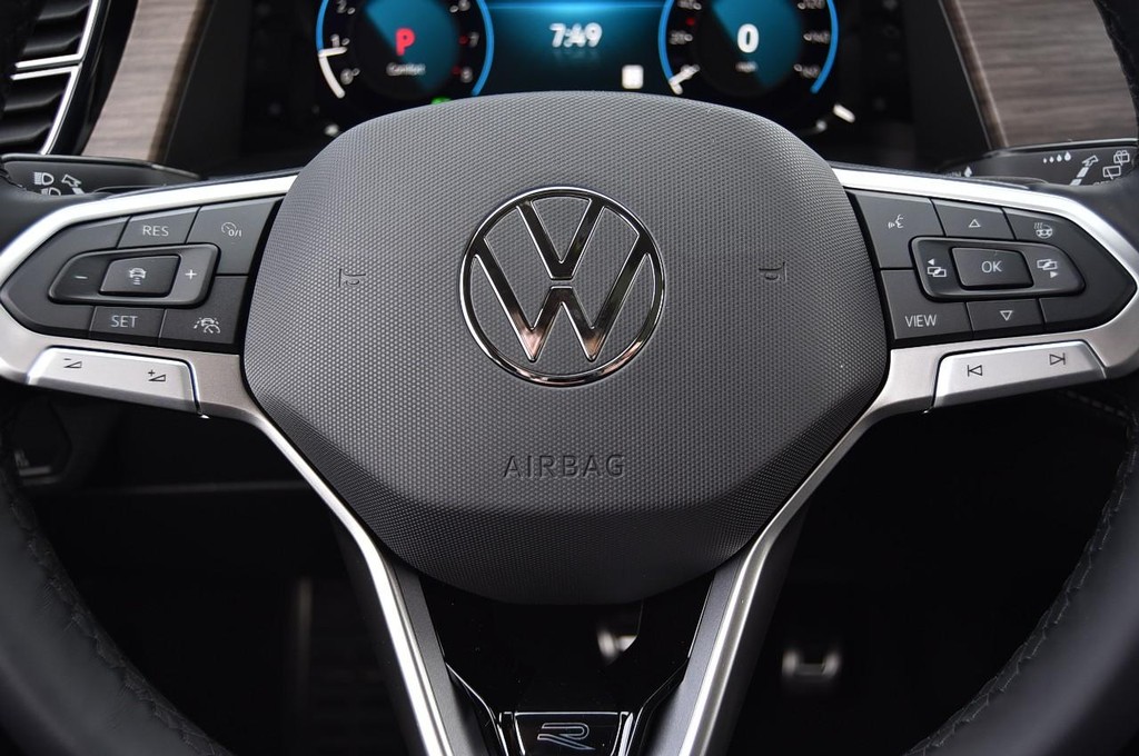 Volkswagen Atlas Vehicle Full-screen Gallery Image 18