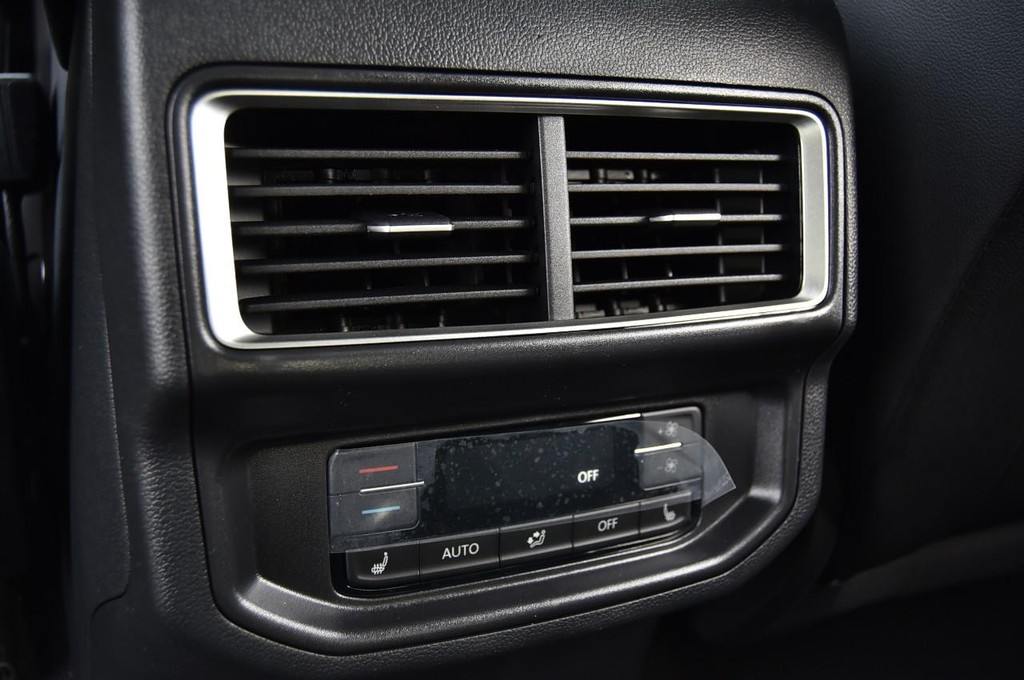 Volkswagen Atlas Vehicle Full-screen Gallery Image 23