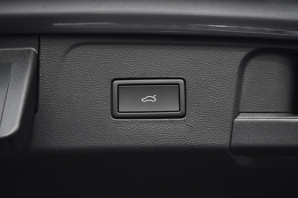 Volkswagen Atlas Vehicle Full-screen Gallery Image 27