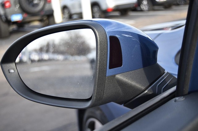 Volkswagen Golf GTI Vehicle Image 09