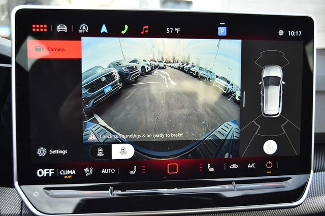 Volkswagen Golf GTI Vehicle Image 13