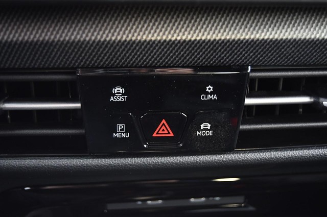 Volkswagen Golf GTI Vehicle Image 15