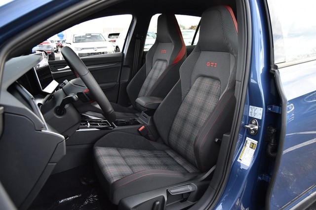 Volkswagen Golf GTI Vehicle Image 19