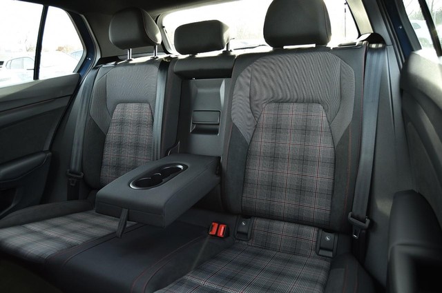 Volkswagen Golf GTI Vehicle Image 21