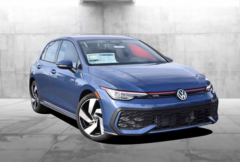 Volkswagen Golf GTI Vehicle Image 02