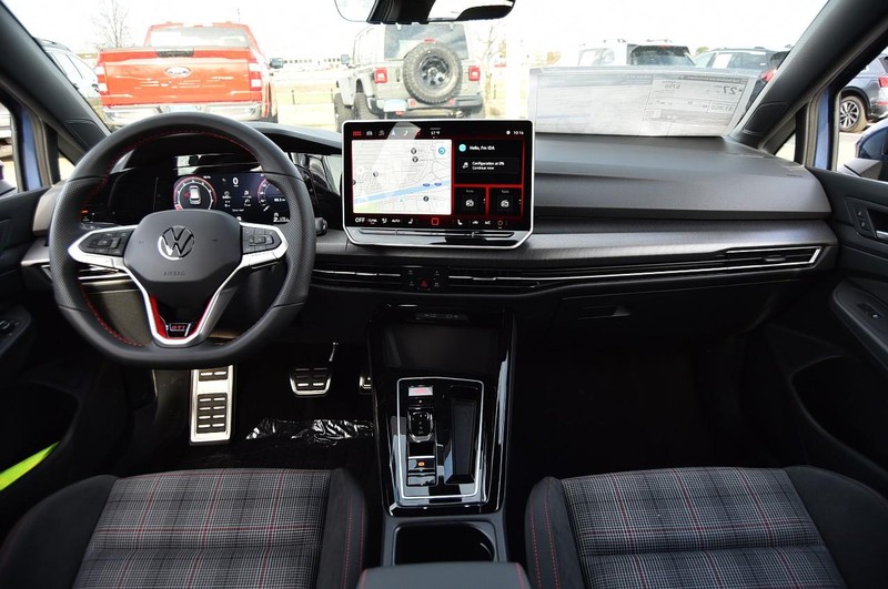 Volkswagen Golf GTI Vehicle Image 07