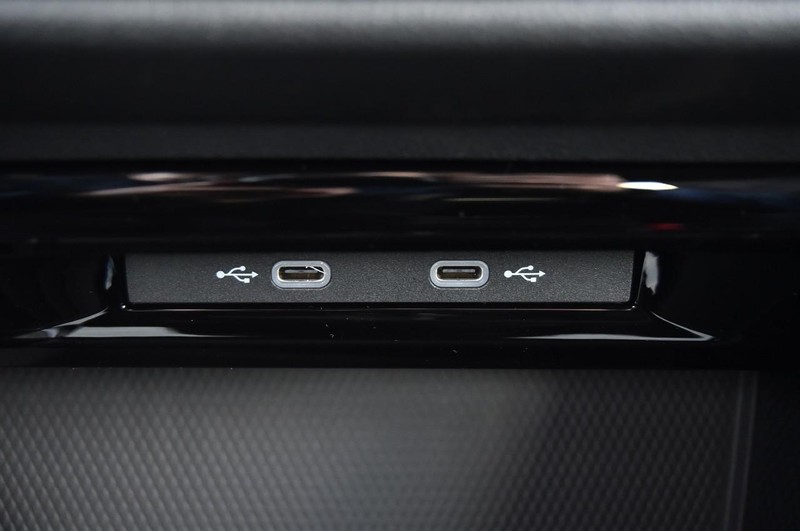 Volkswagen Golf GTI Vehicle Image 16