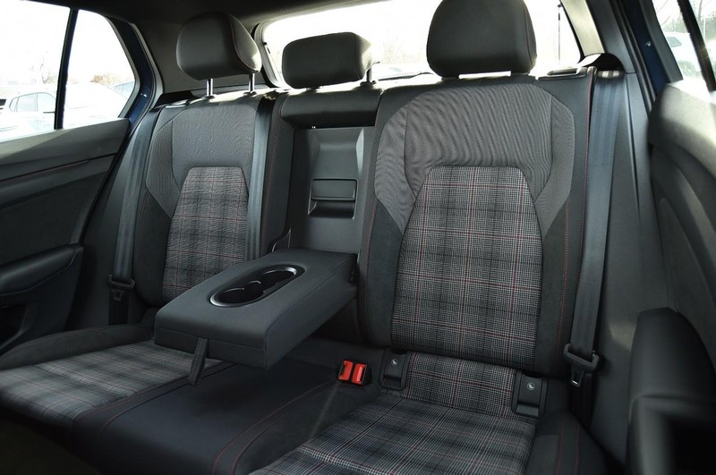 Volkswagen Golf GTI Vehicle Image 21
