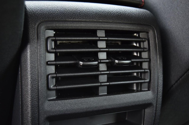 Volkswagen Golf GTI Vehicle Image 22