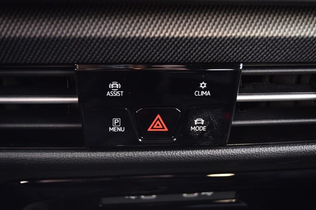 Volkswagen Golf GTI Vehicle Image 15